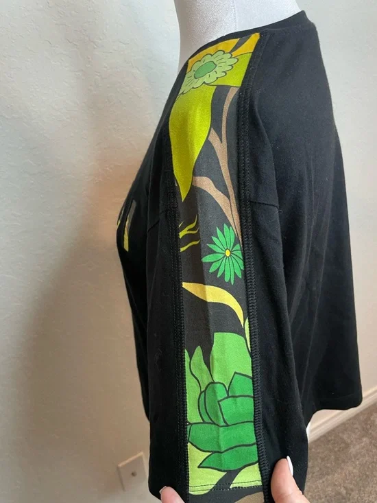 Auth Fendi Roma Black Tee - Picture 4 of 10